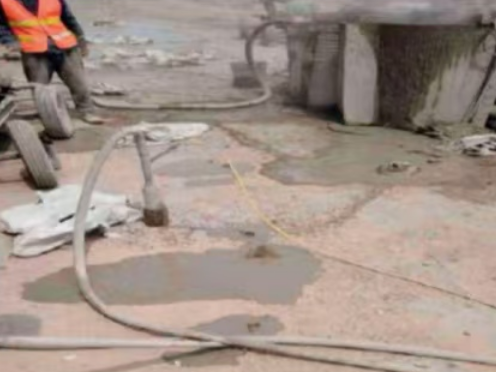 加查水泥混凝土路面板底注浆技术 路面脱空注浆整治方案